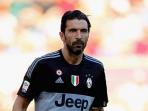 gianluigi-buffon-sigaapppp_20150915_203258.jpg