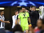 gianluigi-buffon-yuuuukkk_20170606_022004.jpg