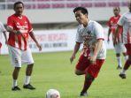 gibran-rakabuming-raka-bawa-tim-garuda-putih-tekuk-tim-garuda-merah-dengan-skor-4-2.jpg