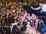 gibran-sapa-warga-di-konser-indonesia-maju.jpg