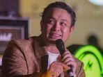 gilang-dirga-saat-jumpa-pers-blok-m.jpg