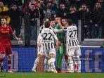 giorgio-chiellini-cr-dan-rekan-setimnya-memberi-selamat-kepada-wojciech-szczesny.jpg