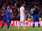 giorgio-chiellini-dan-luis-suarez_20170420_203051.jpg