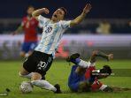 giovani-lo-celso-kiri-mendapat-tackle-bek-chili.jpg