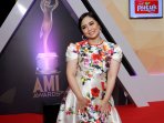 gita-gutawa-hadiri-ami-awards-2016_20160930_163803.jpg