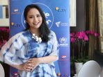 gita-gutawa-sumbang-buku-untuk-konser-voice-of-children_20151007_211719.jpg