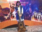 gitar-yang-dipahat-oleh-i-wayan-tuges_20171124_183008.jpg