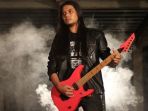 gitaris-ambang-christ-merilis-single-solo-perdananya_20180517_105157.jpg