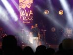 glenn-fredly-bawakan-lagu-slank-di-java-jazz-2018_20180302_221454.jpg