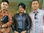 glow-rossa-laporkan-pengemudi-mobil-ojek-online-ke-bareskrim_20180822_142749.jpg