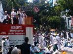 gmj-demo-ahok-balkot_20150601_110236.jpg