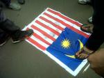 gmni-injak-bendera-malaysia-polisi-perkosa-tkw2.jpg
