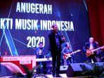 god-bless-band-legendaris-anugerah-bhakti-musik-indonesia-2020_20200313_092340.jpg