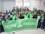 GOJEK Salurkan Bantuan kepada Mitra Driver yang Terdampak Banjir di Samarinda