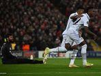 gol-vinicius-junior-ke-gawang-liverpool-1.jpg