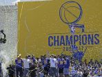 golden-state-warriors-celebrate_20170616_141636.jpg