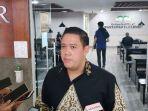 golkar-dave-akbarshah-fikarno-batik-item.jpg