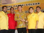 golkar-resmi-dukung-ahok_20160622_014006.jpg