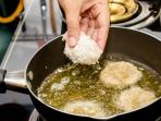 goreng-menggoreng-gorengan-ilustrasi-shutterstock_20160309_212022.jpg