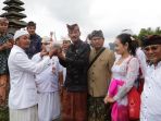 gowes-pesona-nusantara-2017-diawali-dengan-ritual-di-pura-ulun-danu_20170728_213457.jpg