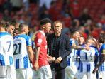 graham-potter-merayakan-dengan-para-pemainnya-setelah-menang.jpg