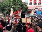 grebeg-sudiro-2019-di-kawasan-pasar-gede-solo-1.jpg