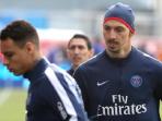gregory-van-der-wiel-n-zlatan-ibrahimovic_20160316_111008.jpg