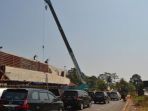 grider-yang-nantinya-akan-dipasang-di-flyover-kandeman-batang_20170523_191039.jpg