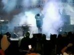 grup-band-seventeen-saat-terkena-tsunami-tanjung-lesung.jpg