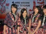grup-idola-jkt48-diabadikan-usai-jumpa-pers_20151028_215131.jpg