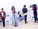 grup-musik-vierratale-diacara-sinetron-mermaid-in-love-2-dunia_20161206_150306.jpg