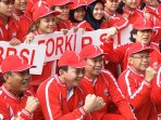 gubernur-ahok-lepas-kontingen-pon-dki-jakarta_20160909_153049.jpg