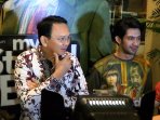 gubernur-ahok-usai-nonton-film-my-stupid-boos-konpers_20160607_111730.jpg