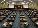 gubernur-anis-hadiri-sidang-paripurna-dprd-dki-jakarta_20171115_154640.jpg