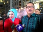 gubernur-banten-rano-karno-hadir-bersama-istri_20151123_213017.jpg