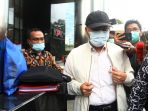 gubernur-bengkulu-rohidin-mersyah-diperiksa-kpk_20210118_202052.jpg