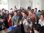 gubernur-dki-anies-baswedan-meresmikan-program-ok-oce-trip-mulai-diberlakukan-di-jakarta_20171214_095211.jpg