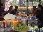 gubernur-dki-jakarta-basuki-tjahaja-purnama-ahok_20170501_183002.jpg