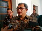 gubernur-jabar-ahmad-heryawan_20150828_113433.jpg