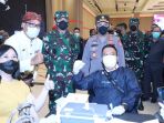 gubernur-jabar-dampingi-panglima-tni-dan-kapolri-tinjau-vaksinas_20210610_154141.jpg