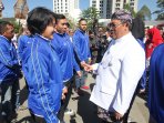 gubernur-jabar-pimpin-apel-besar-hari-jadi-ke-71-kota-bandung_20160822_150222.jpg