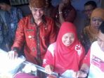 gubernur-jambi-zumi-zola_20170127_181321.jpg