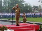 gubernur-jateng-ganjar-pranowo-kehujanan_20171030_221233.jpg