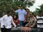 gubernur-jateng-ganjar-pranowo-naik-perahu_20170215_155131.jpg
