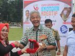 gubernur-jateng-ganjar-pranowo_20171201_150056.jpg