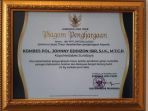 gubernur-jatim-beri-penghargaan-kapolrestabes-surabaya_20210130_091350.jpg