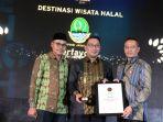 gubernur-jawa-barat-ridwan-kamil-kang-emil-saat-menerima-penghargaan.jpg