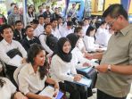 gubernur-kalimantan-utara-irianto-lambrie-tinjau-peserta-tes-cpns_20180910_061958.jpg