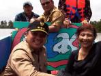 gubernur-lampung-ridho-ficardo-dan-menteri-susi-naik-perahu_20150304_134433.jpg