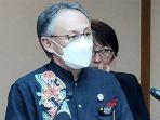 gubernur-okinawa-jepang-tamaki-denny.jpg